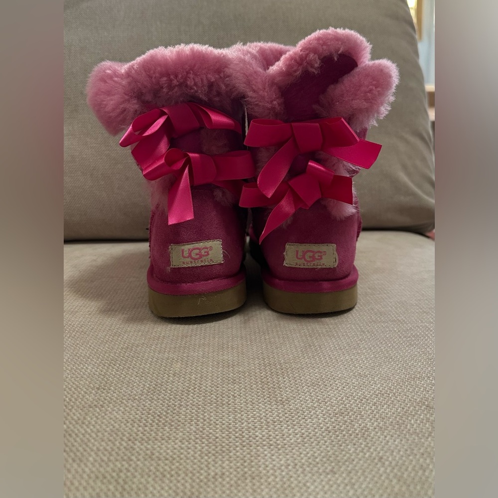 UGG Bailey bow pink !